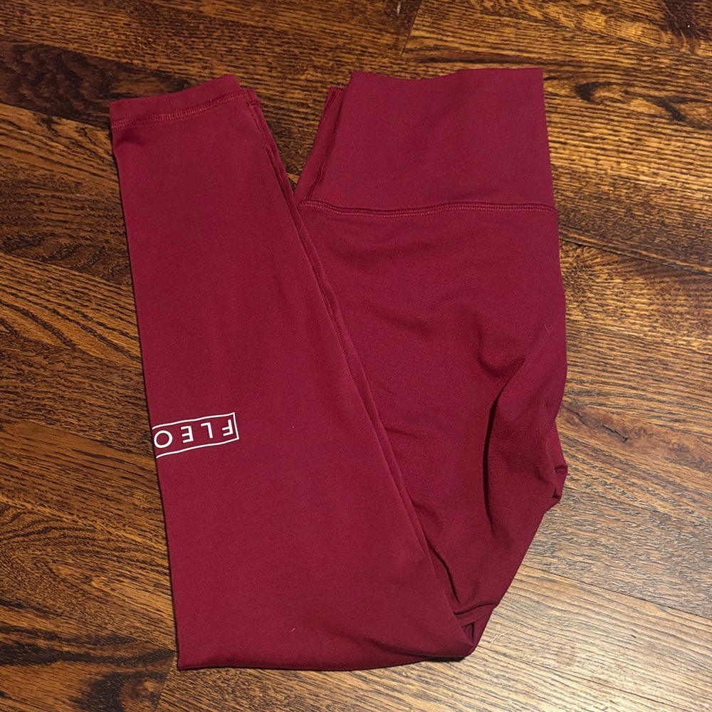 Fleo el toro 25” leggings size medium